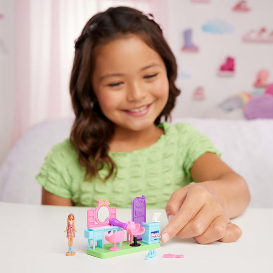 Barbie Mini Barbieland Poupée et Coffret de Jeu Salon de Coiffure